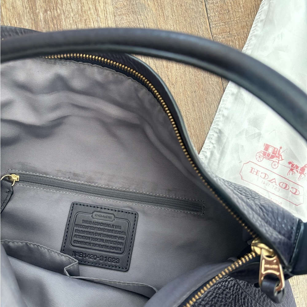 Coach Elegant Black Leather Hobo Bag with Dust bag - Picture 5 of 6